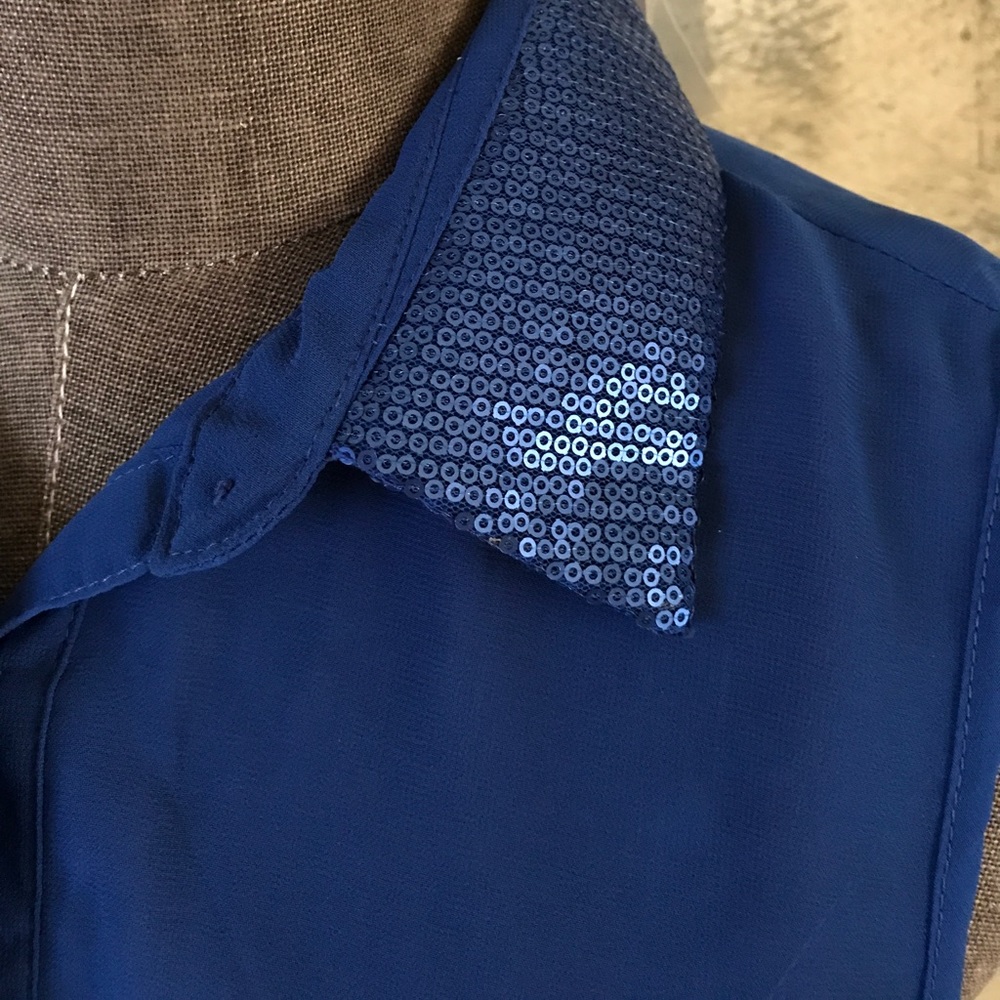 NWT Forever 21 Cobalt Blue Sequin Collar Sleeveless Button Down Blouse S - Picture 7 of 7